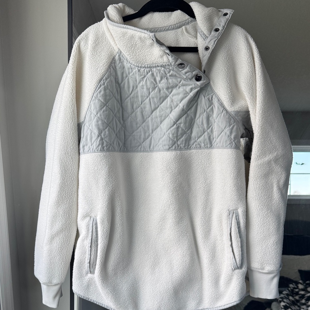 Abercrombie & Fitch White and Light Blue Fleece Pullover